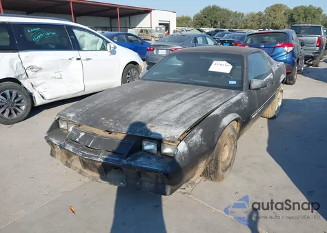 1983 Chevrolet Camaro из США, поврежденный, VIN 1G1AP8710DL138647